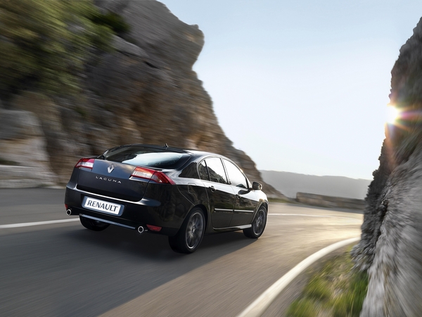 Renault Laguna III 2.0 dCi 175hp FAP Initiale AT Renault Laguna III 2.0 dCi 175hp FAP Initiale AT