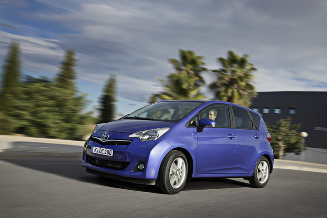 Toyota Verso-S Toyota Verso-S