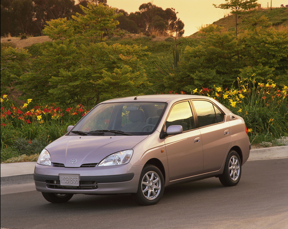 O Prius original era tudo menos bonito, mas criou aquele que é atualmente um dos maiores ícones do mundo automóvel O Prius original era tudo menos bonito, mas criou aquele que é atualmente um dos maiores ícones do mundo automóvel