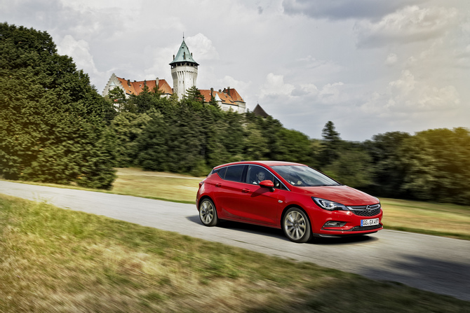 Opel Astra 1.6 CDTI Dynamic Sport Opel Astra 1.6 CDTI Dynamic Sport