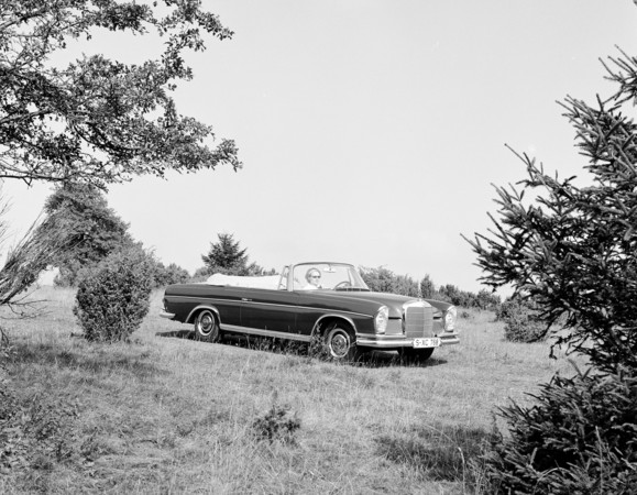 Mercedes-Benz 300 SE Cabriolet Mercedes-Benz 300 SE Cabriolet