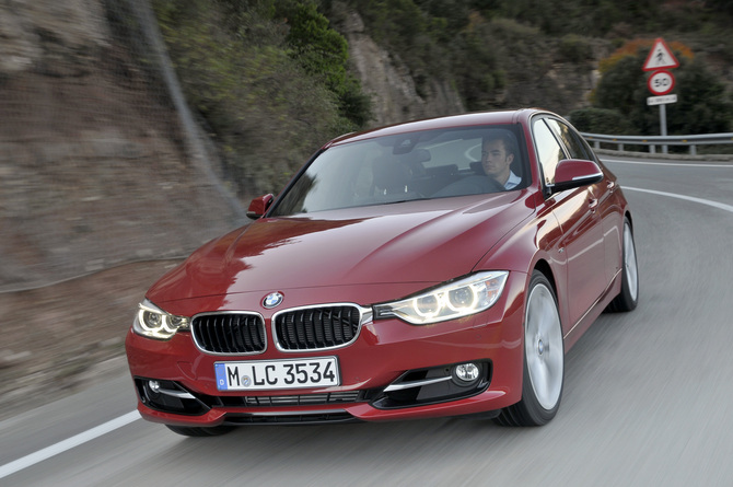 BMW 320i xDrive AT BMW 320i xDrive AT