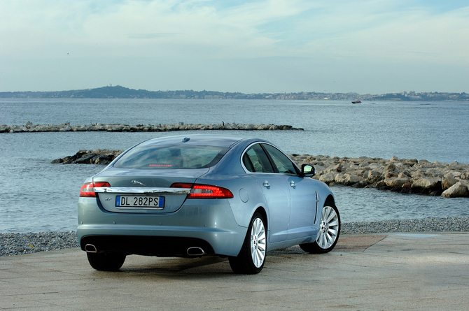 Jaguar XF 3.0D V6 S Portfolio Jaguar XF 3.0D V6 S Portfolio