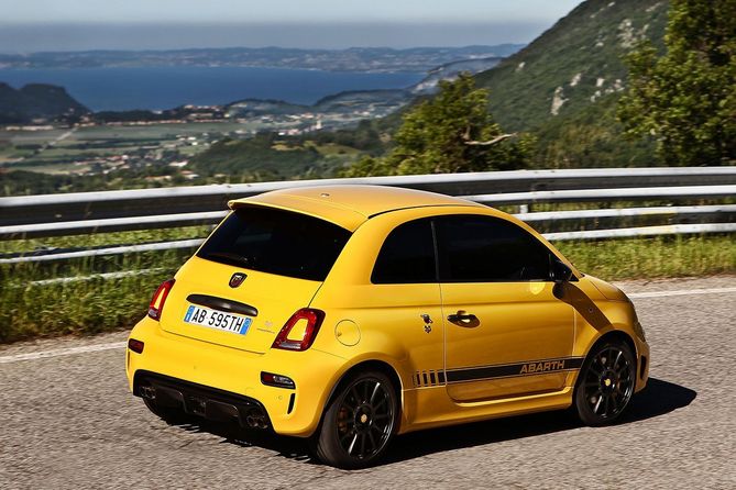 Abarth 595 1.4 16v T-jet Competizione Abarth 595 1.4 16v T-jet Competizione