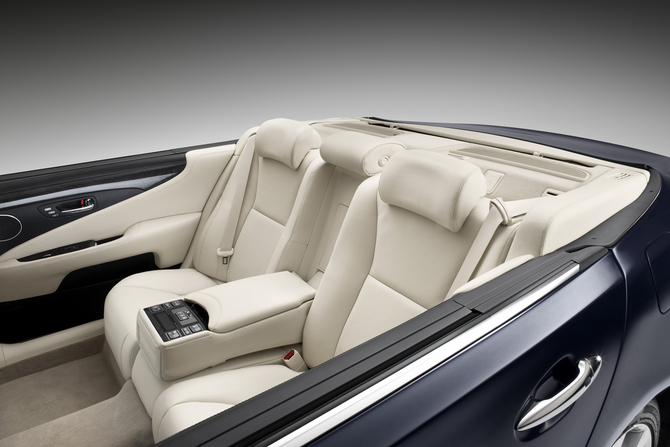 Lexus LS 600h L Laundelet Lexus LS 600h L Laundelet