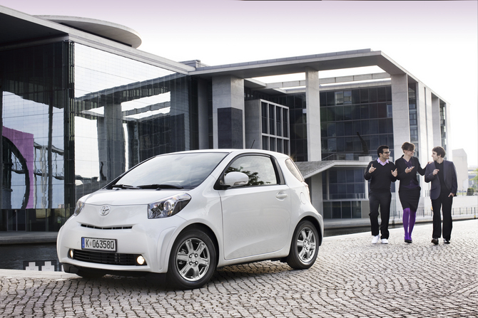 Toyota iQ 1.4 D-4D Toyota iQ 1.4 D-4D