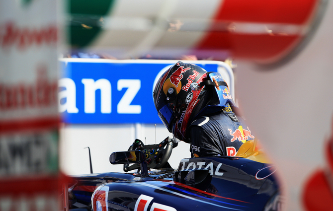 Vettel Wins and gets closer to a second title Vettel Wins and gets closer to a second title