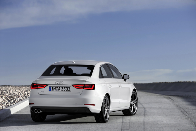 Audi A3 Limousine 1.8 TFSI Sport S tronic Audi A3 Limousine 1.8 TFSI Sport S tronic