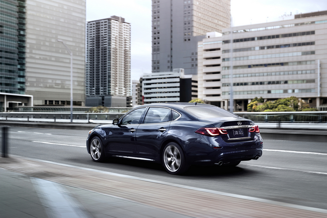 Infiniti Q70 Infiniti Q70