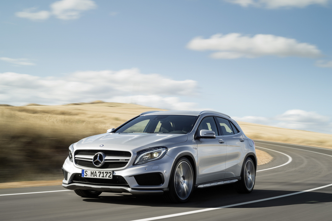 O GLA45 AMG é a versão SUV equivalente ao A45 AMG e ao CLA45 AMG O GLA45 AMG é a versão SUV equivalente ao A45 AMG e ao CLA45 AMG