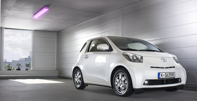 Toyota iQ Multidrive Toyota iQ Multidrive
