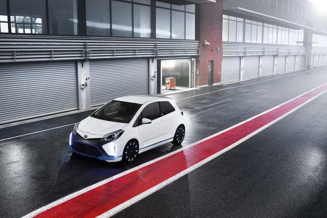 Toyota Yaris Hybrid-R Toyota Yaris Hybrid-R