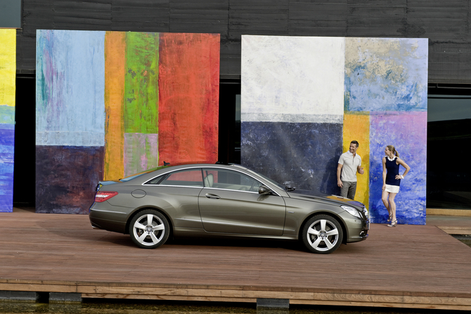 Mercedes-Benz E350 Coupe CDI BlueEFF. Sport Mercedes-Benz E350 Coupe CDI BlueEFF. Sport