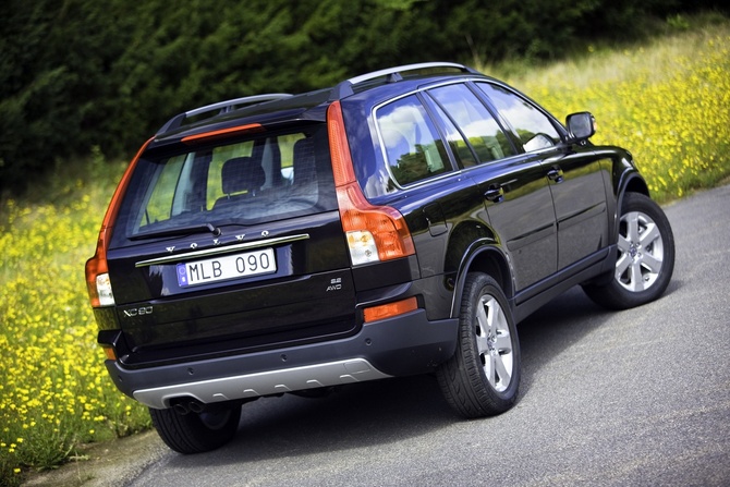 Volvo XC90 3.2 Momentum 5L. Geartronic Volvo XC90 3.2 Momentum 5L. Geartronic