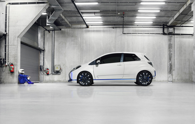 Toyota Yaris Hybrid-R Toyota Yaris Hybrid-R