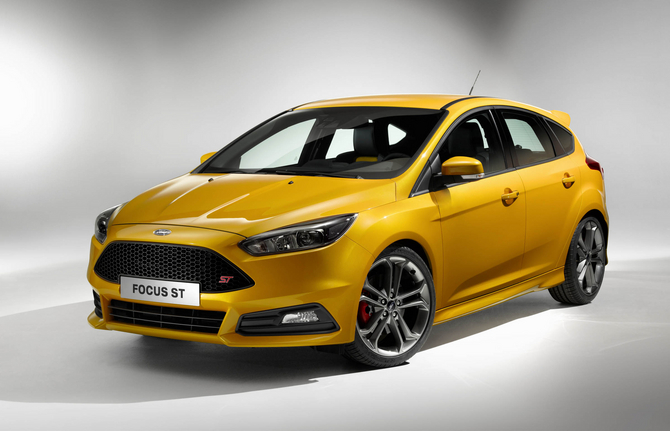 Ford Focus ST 2.0 EcoBoost Ford Focus ST 2.0 EcoBoost
