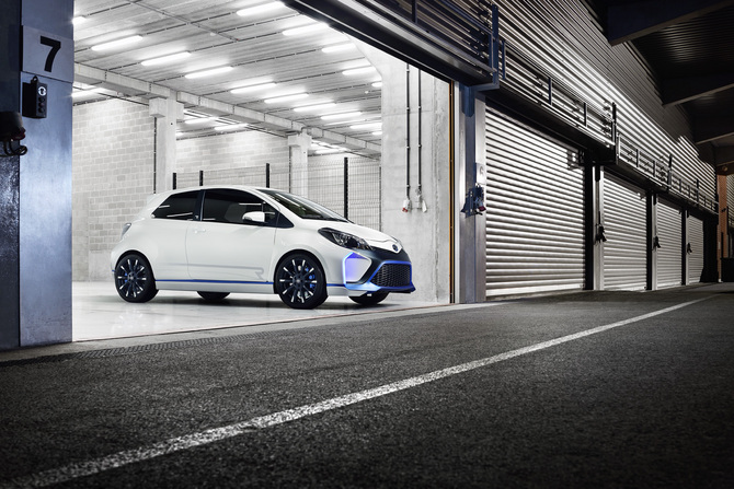 Toyota Yaris Hybrid-R Toyota Yaris Hybrid-R