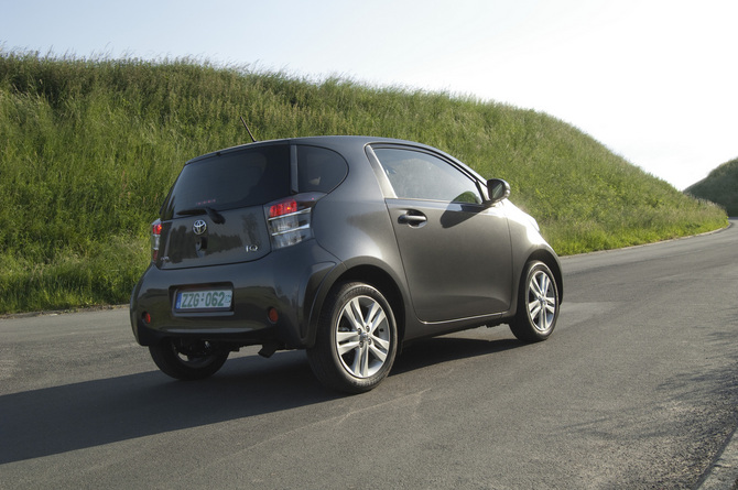 Toyota iQ3 1.33 VVT-i Multidrive Toyota iQ3 1.33 VVT-i Multidrive