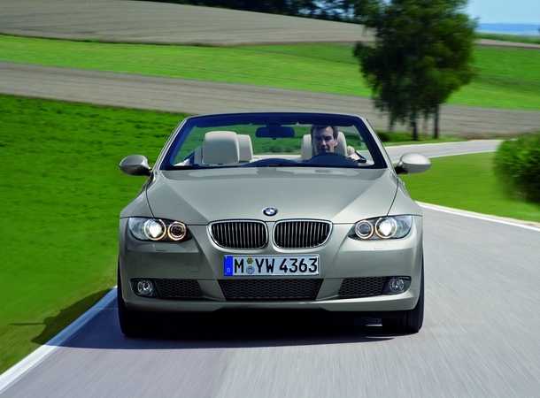 BMW 320i Cabrio Intense (E93) BMW 320i Cabrio Intense (E93)