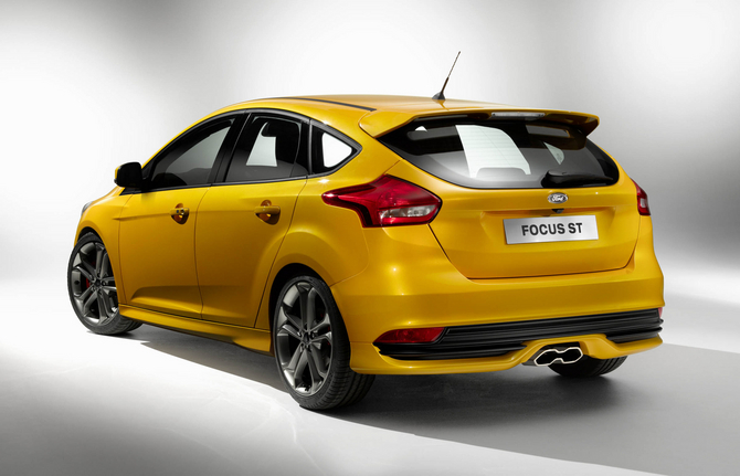 Ford Focus ST 2.0 EcoBoost Ford Focus ST 2.0 EcoBoost