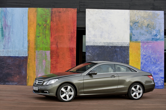 Mercedes-Benz E350 Coupe CDI BlueEFF. SE Mercedes-Benz E350 Coupe CDI BlueEFF. SE