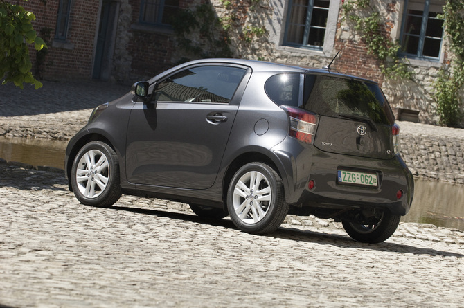 Toyota iQ3 1.33 VVT-i Toyota iQ3 1.33 VVT-i