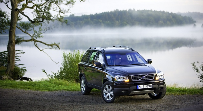 Volvo XC90 V8 Summum 5L. Geartronic Volvo XC90 V8 Summum 5L. Geartronic