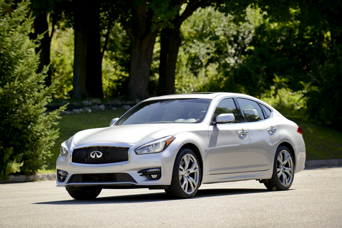 Infiniti Q70 5.6 AWD Infiniti Q70 5.6 AWD