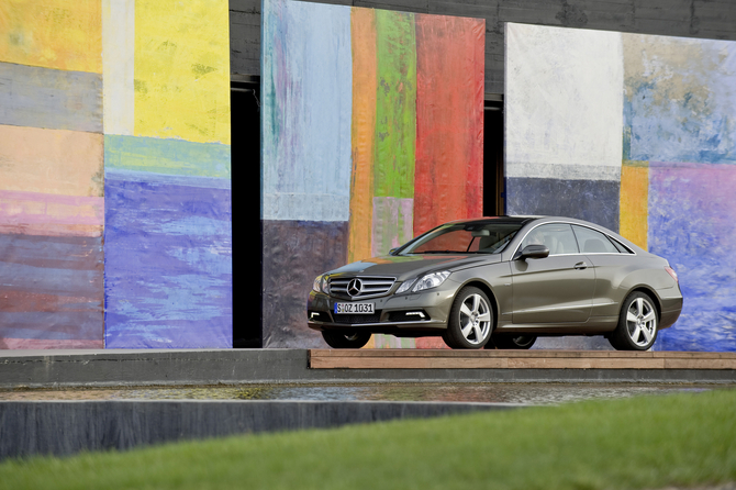 Mercedes-Benz E350 Coupe CDI BlueEFF. SE Mercedes-Benz E350 Coupe CDI BlueEFF. SE