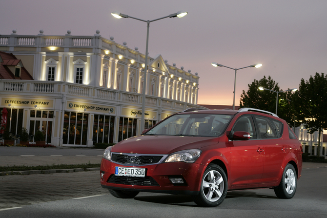 Kia cee'd SW 1.6 CRDi 128hp AT TX Kia cee'd SW 1.6 CRDi 128hp AT TX