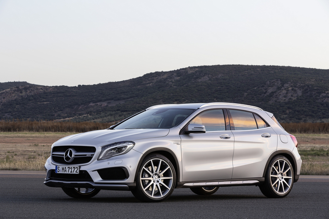 A versão AMG do GLA vai estar à venda no verão A versão AMG do GLA vai estar à venda no verão