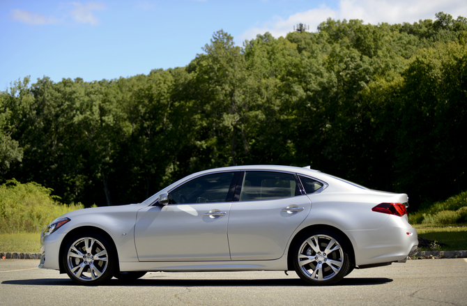 Infiniti Q70 3.7 AWD Infiniti Q70 3.7 AWD