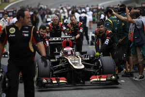 A Lotus só vai cumprir o primeiro teste público em fevereiro