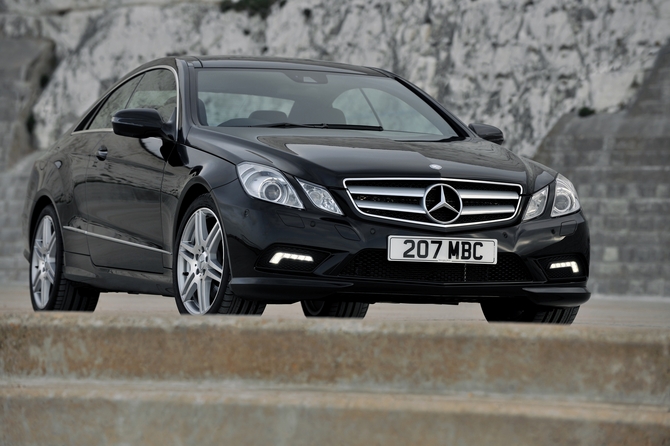 Mercedes-Benz E350 Coupe CGI BlueEFF. Sport Mercedes-Benz E350 Coupe CGI BlueEFF. Sport