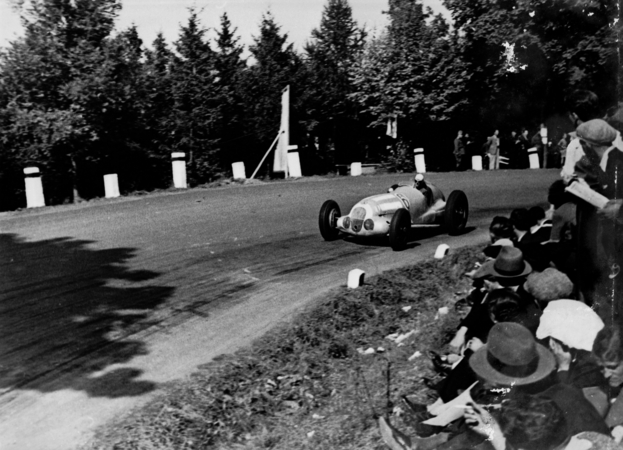 Mercedes Bringing Original 1937 W125 to Goodwood Revival Mercedes Bringing Original 1937 W125 to Goodwood Revival