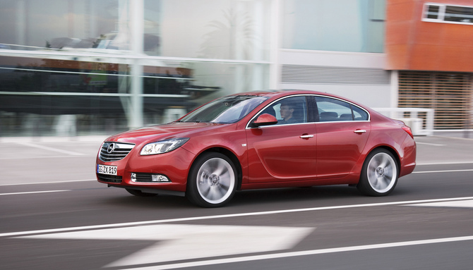 Opel Insignia ecoFLEX 2.0 CDTI 130cv Cosmo Opel Insignia ecoFLEX 2.0 CDTI 130cv Cosmo