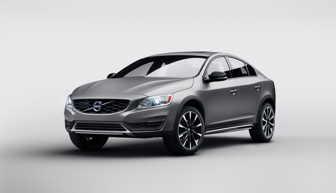 Like the V60 Cross Country, the new S60 Cross Country receives a 65mm higher ground clearance and the same traction all-wheel drive technology Like the V60 Cross Country, the new S60 Cross Country receives a 65mm higher ground clearance and the same traction all-wheel drive technology