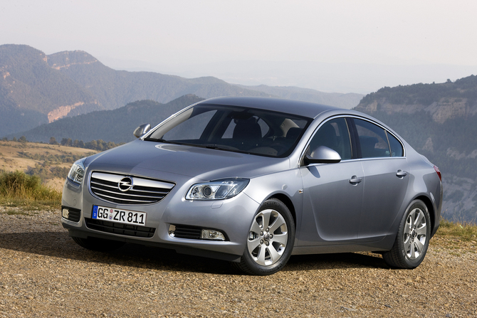 Opel Insignia ecoFLEX 2.0 CDTI 130cv Edition Opel Insignia ecoFLEX 2.0 CDTI 130cv Edition