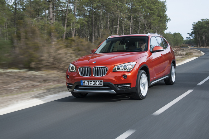 BMW X1 sDrive18d AT BMW X1 sDrive18d AT