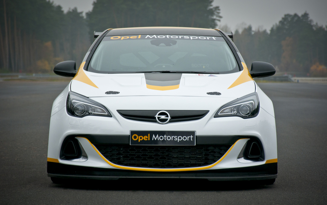 Im Rahmen der ADAC Rallye Masters-Rennserie werden diese Kundenfahrzeuge einen Markenpokal (ADAC Opel Rallye Cup) ausfahren. Im Rahmen der ADAC Rallye Masters-Rennserie werden diese Kundenfahrzeuge einen Markenpokal (ADAC Opel Rallye Cup) ausfahren.
