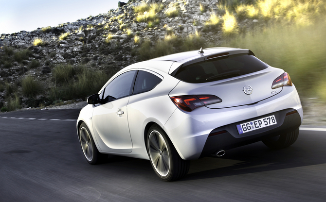 Opel Astra GTC 1.6 SIDI Turbo Opel Astra GTC 1.6 SIDI Turbo