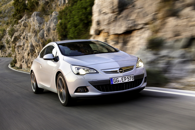 Opel Astra GTC 1.6 SIDI Turbo Opel Astra GTC 1.6 SIDI Turbo