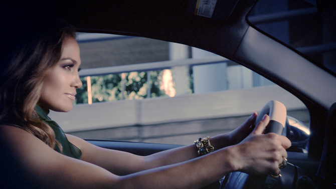 Fiat 500 Gucci Edition Advertised by Jennifer Lopez in the US and Abarth 500 Debut ad video Fiat 500 Gucci Edition Advertised by Jennifer Lopez in the US and Abarth 500 Debut ad video