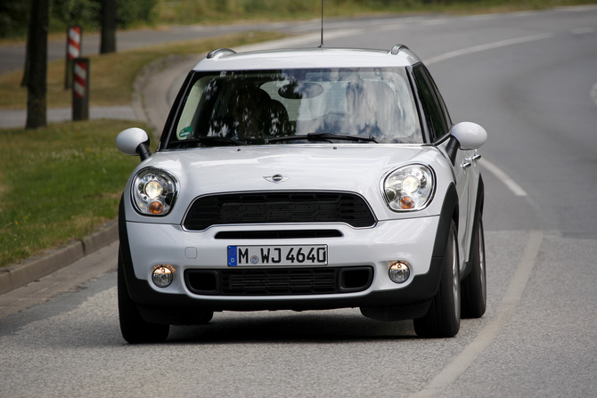 MINI (BMW) Cooper D Countryman MINI (BMW) Cooper D Countryman