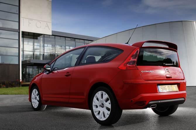 Citroën C4 Coupe 1.6HDi 110cv Airdream Loeb Citroën C4 Coupe 1.6HDi 110cv Airdream Loeb