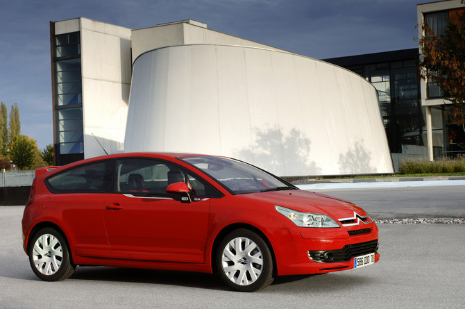 Citroën C4 Coupe 1.6HDi 110cv Airdream Loeb Citroën C4 Coupe 1.6HDi 110cv Airdream Loeb