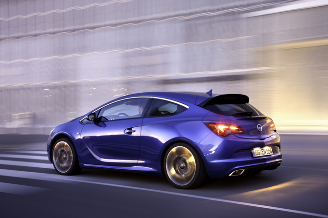Opel Astra OPC Offers 280hp, 400Nm and Adjustable Suspension Opel Astra OPC Offers 280hp, 400Nm and Adjustable Suspension