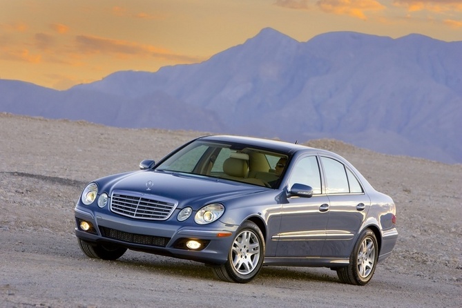 Mercedes-Benz E 320 CDI Mercedes-Benz E 320 CDI