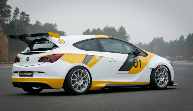 Als Saisonhöhepunkt ist die Teilnahme am 24-Stunden-Rennen auf dem Nürburgring vorgesehen. Als Saisonhöhepunkt ist die Teilnahme am 24-Stunden-Rennen auf dem Nürburgring vorgesehen.