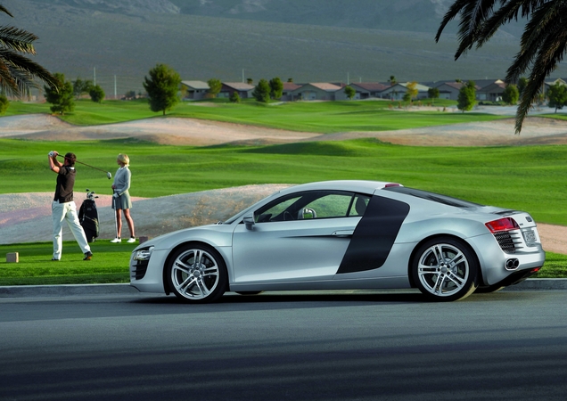 Audi R8 V10 R-Tronic Audi R8 V10 R-Tronic
